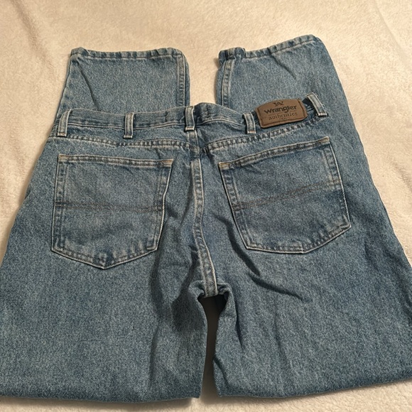 Men’s Wrangler authentics jeans, size 35x29 - Picture 4 of 5